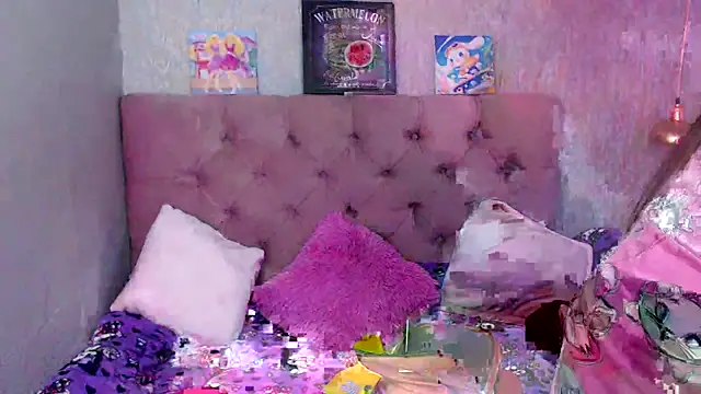 Snapshot of laurenelove chatting on September 9, 3:05 am laurenelove online show from September 9, 3:05 am