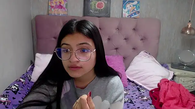Snapshot of laurenelove chatting on September 12, 2:44 am laurenelove online show from September 12, 2:44 am