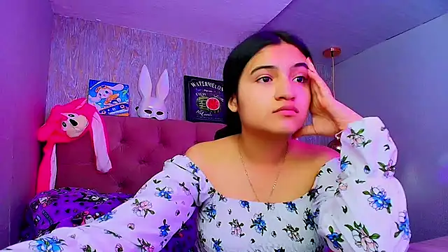 laurenelove online show from November 26, 4:12 am