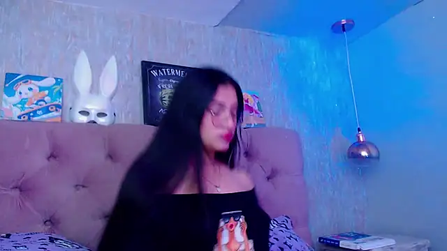 laurenelove online show from November 16, 3:33 am