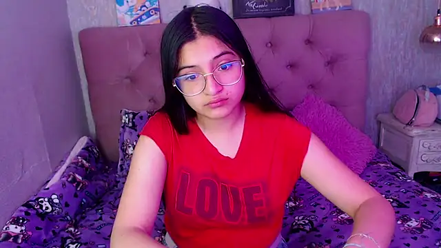 laurenelove online show from November 4, 3:21 am