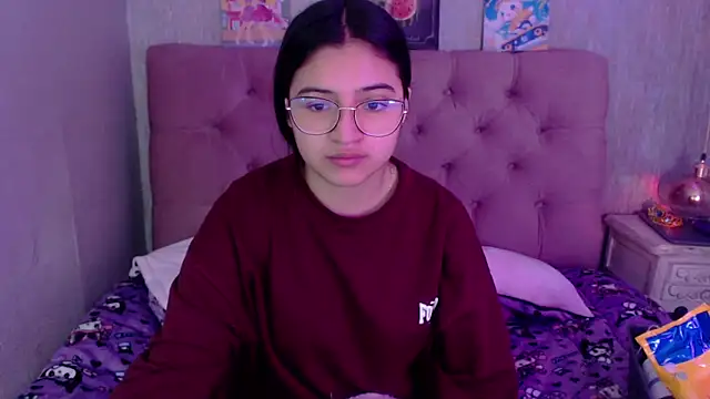 Snapshot of laurenelove chatting on September 17, 3:19 am laurenelove online show from September 17, 3:19 am