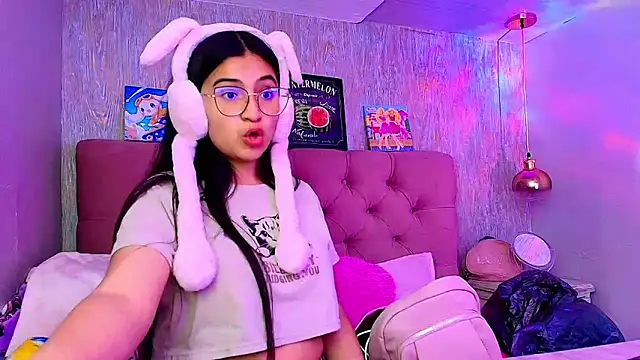 laurenelove online show from November 25, 3:40 am