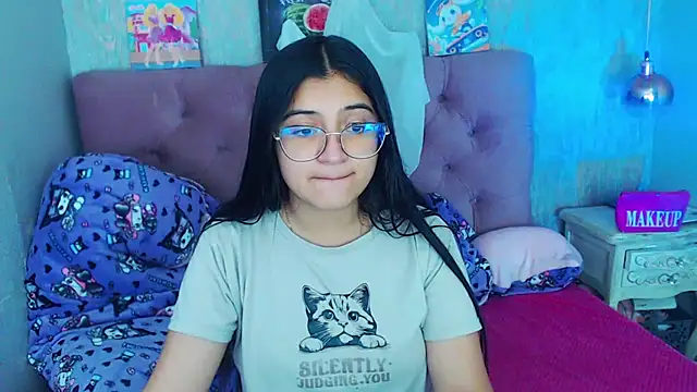 laurenelove online show from October 25, 3:28 am