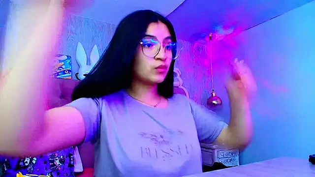 laurenelove online show from November 28, 3:28 am