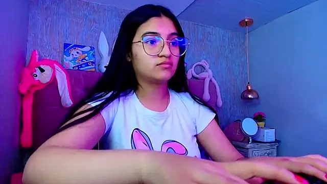 laurenelove online show from December 3, 3:51 am