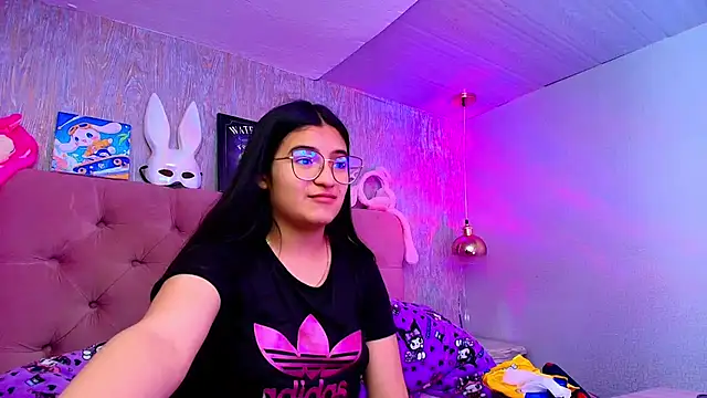 laurenelove online show from November 27, 4:13 am