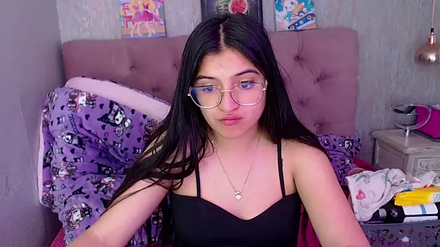 laurenelove online show from October 24, 4:22 am