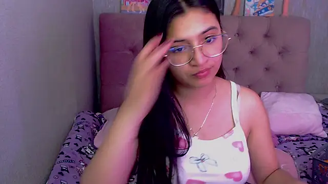 Snapshot of laurenelove chatting on September 11, 2:55 am laurenelove online show from September 11, 2:55 am