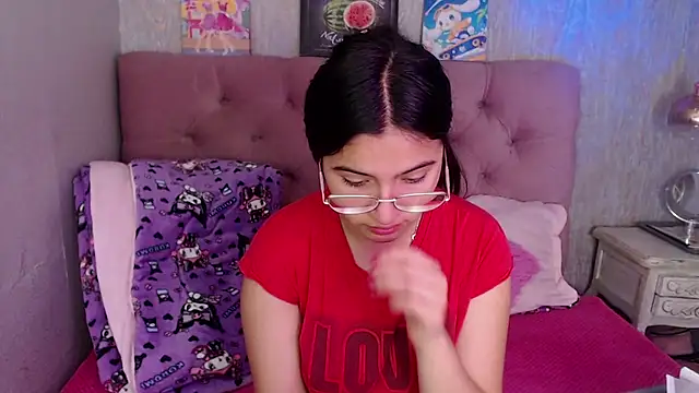 Snapshot of laurenelove chatting on October 14, 3:51 am laurenelove online show from October 14, 3:51 am