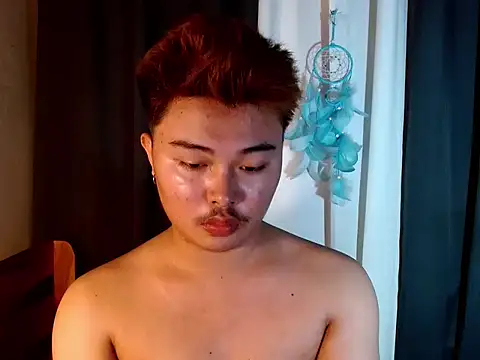 Snapshot of Lustfulljohnx chatting on November 17, 1:15 pm Lustfulljohnx online show from November 17, 1:15 pm