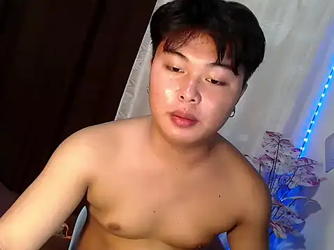 Snapshot of Lustfulljohnx chatting on July 11, 11:21 am Lustfulljohnx online show from July 11, 11:21 am