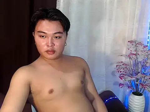 Snapshot of Lustfulljohnx chatting on July 10, 2:17 pm Lustfulljohnx online show from July 10, 2:17 pm