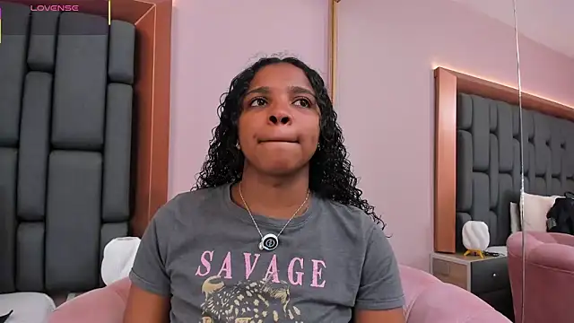 LisaMendez online show from February 12, 4:01 am