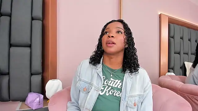 LisaMendez online show from November 9, 4:05 am