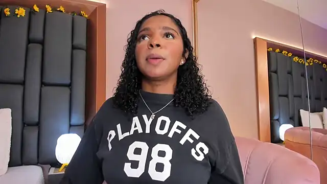 LisaMendez online show from December 22, 4:01 am