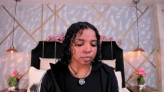 LisaMendez online show from May 3, 4:17 am
