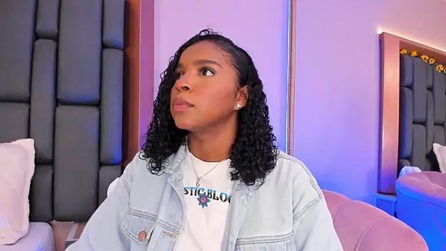 LisaMendez online show from November 27, 11:05 pm