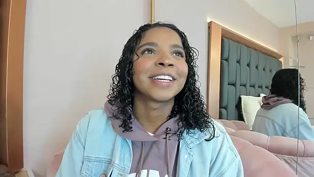 LisaMendez online show from September 19, 3:43 am