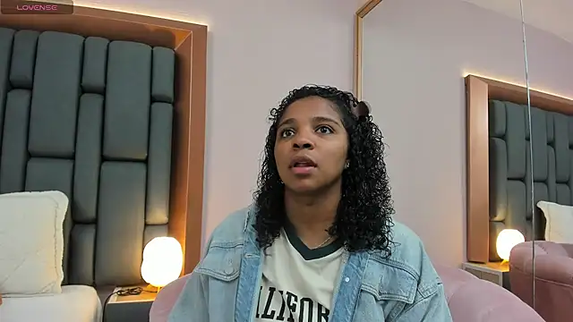 LisaMendez online show from February 17, 3:48 am