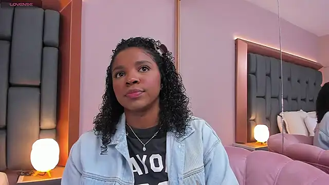 LisaMendez online show from February 25, 3:40 am