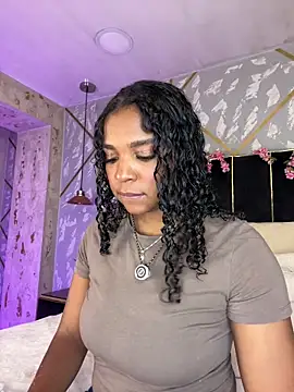 LisaMendez online show from May 13, 3:57 am