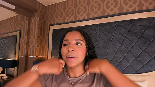 Snapshot of LisaMendez chatting on July 2, 11:11 pm LisaMendez online show from July 2, 11:11 pm