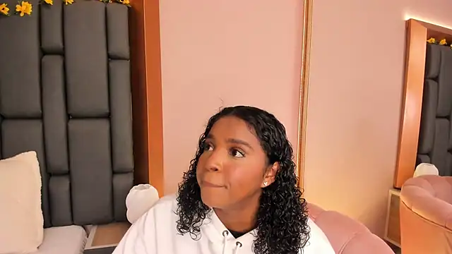 LisaMendez online show from November 30, 4:24 am