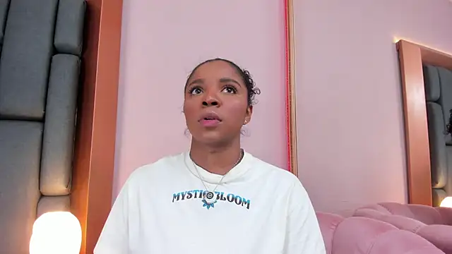 LisaMendez online show from March 27, 11:49 pm