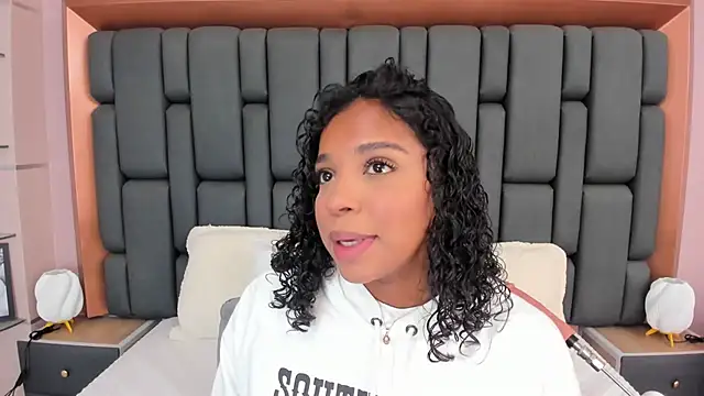 LisaMendez online show from October 21, 3:50 am