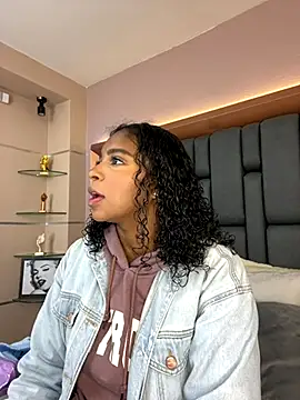 LisaMendez online show from October 1, 3:55 am