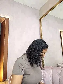 LisaMendez online show from April 8, 3:52 am