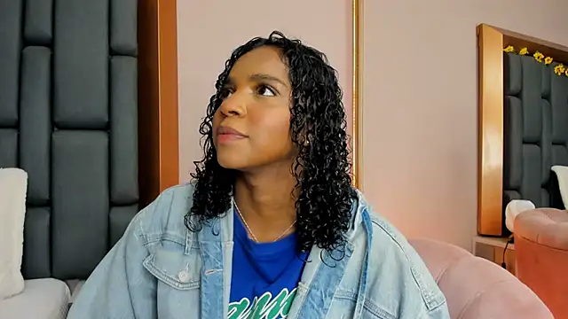 LisaMendez online show from December 1, 4:02 am