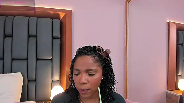 LisaMendez online show from February 10, 4:22 am