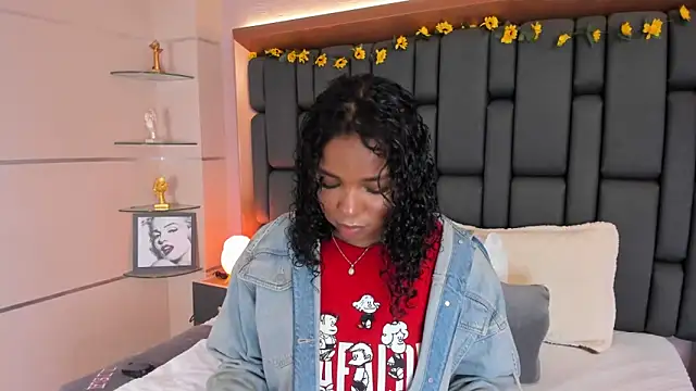 LisaMendez online show from November 27, 3:51 am