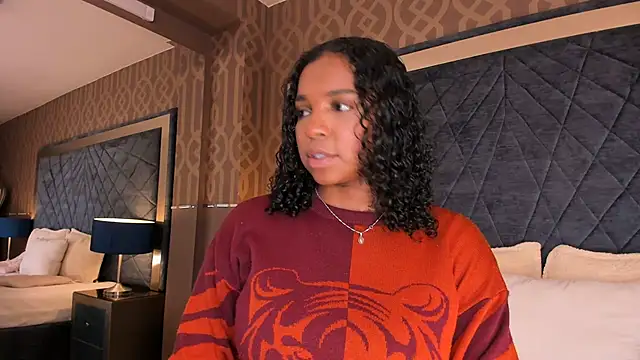 Snapshot of LisaMendez chatting on July 5, 3:44 am LisaMendez online show from July 5, 3:44 am