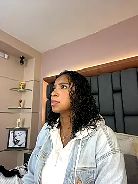 LisaMendez online show from October 2, 3:54 am
