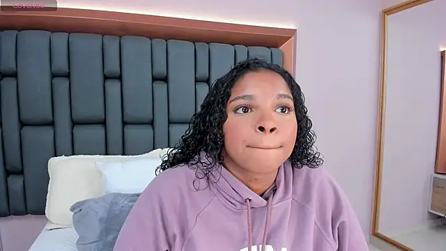 LisaMendez online show from October 18, 2:02 am
