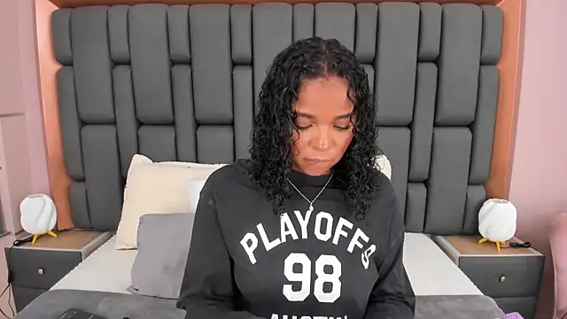 LisaMendez online show from November 5, 3:53 am