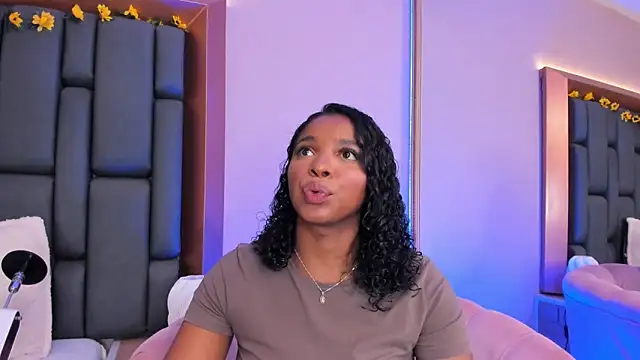 LisaMendez online show from November 28, 11:38 pm