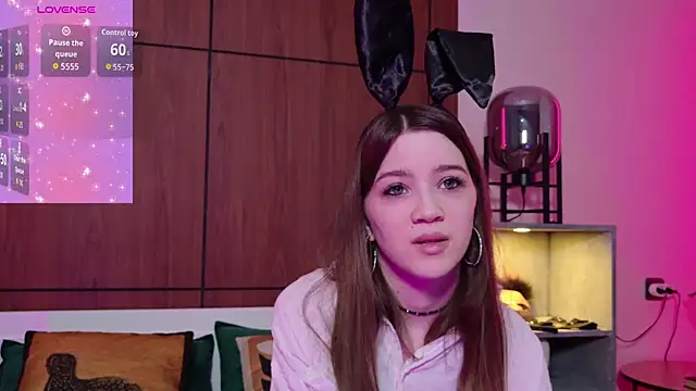 Alison kisss online show from April 3, 5:30 pm