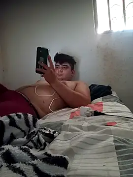 Snapshot of fromero27 chatting on January 14, 10:13 pm fromero27 online show from January 14, 10:13 pm