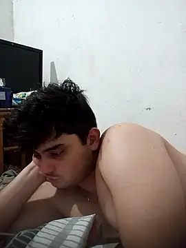 Snapshot of fromero27 chatting on January 12, 6:20 am fromero27 online show from January 12, 6:20 am