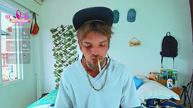 Snapshot of Gold_Loyal77 chatting on February 7, 6:05 pm Gold Loyal77 online show from February 7, 6:05 pm