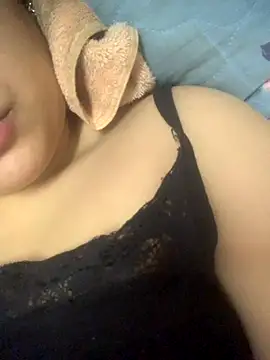 Snapshot of Roubi99six chatting on December 1, 4:13 am Roubi99six online show from December 1, 4:13 am