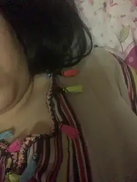 Snapshot of Roubi99six chatting on January 13, 4:05 am Roubi99six online show from January 13, 4:05 am