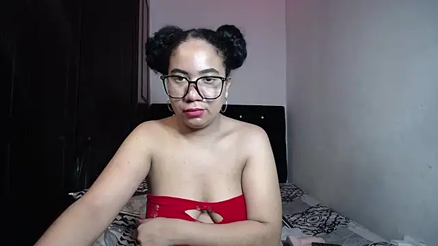 Kristynsmith online show from September 12, 3:39 am