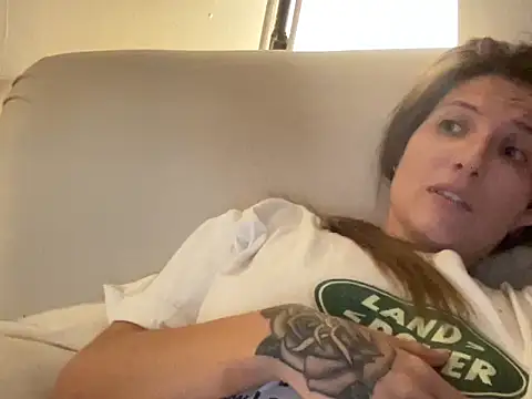 Snapshot of dddasani chatting on October 24, 12:31 am dddasani online show from October 24, 12:31 am