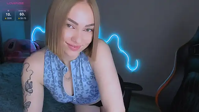 Snapshot of LaraKrein_lk chatting on May 12, 5:19 pm LaraKrein lk online show from May 12, 5:19 pm