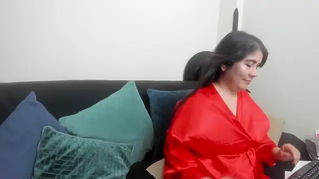 Snapshot of kiraGeiner chatting on November 10, 7:19 pm kiraGeiner online show from November 10, 7:19 pm